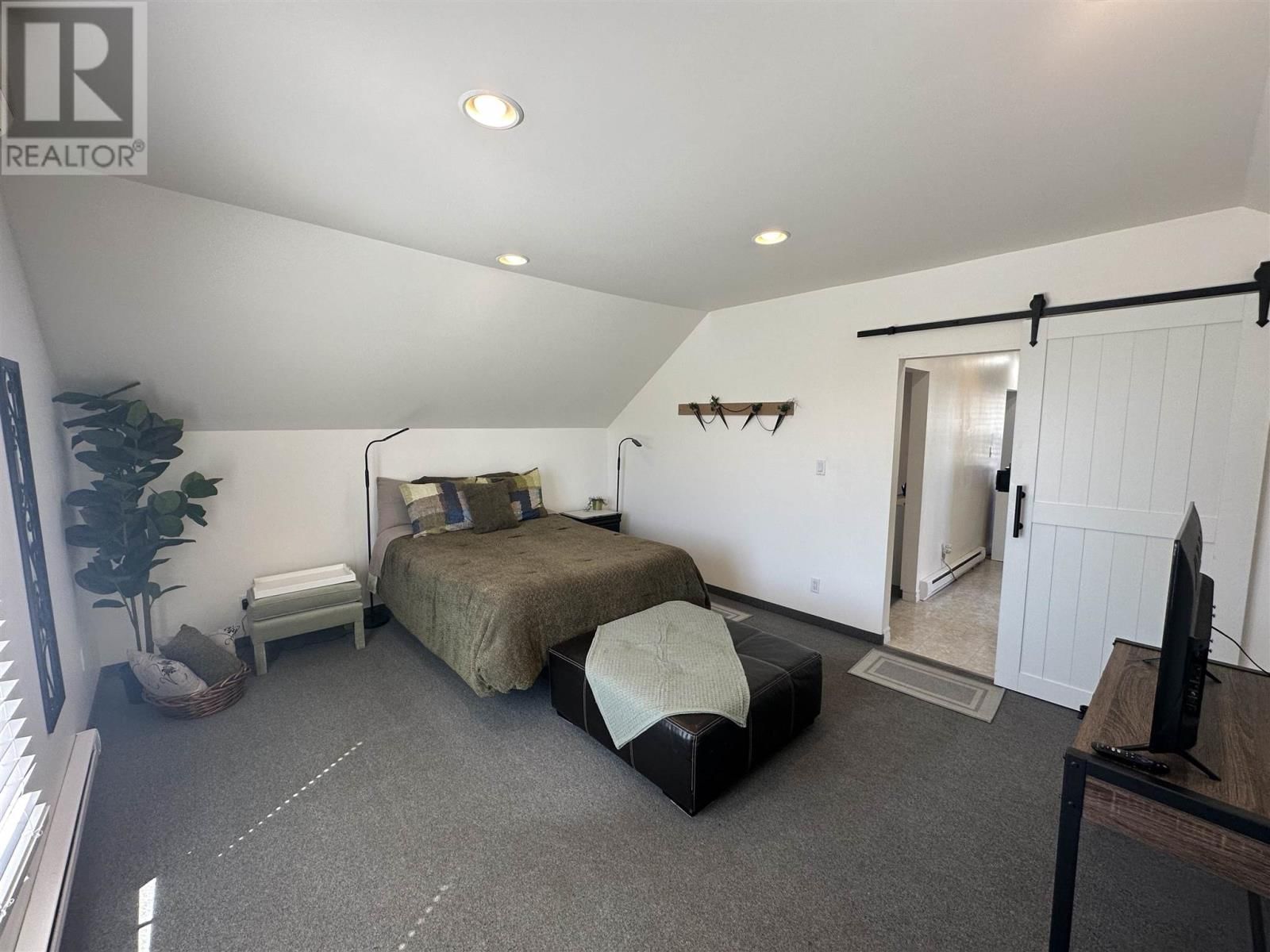 412 ALBERT ST Image 23