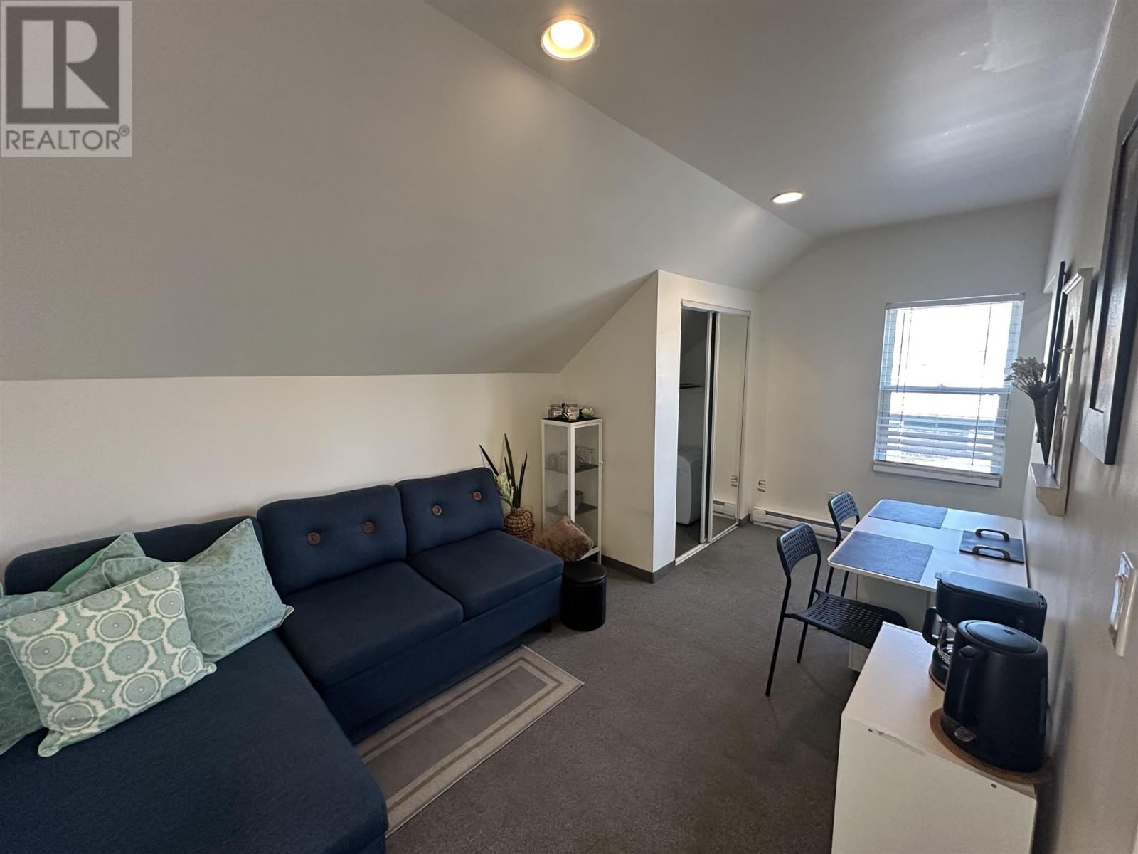 412 ALBERT ST Image 24