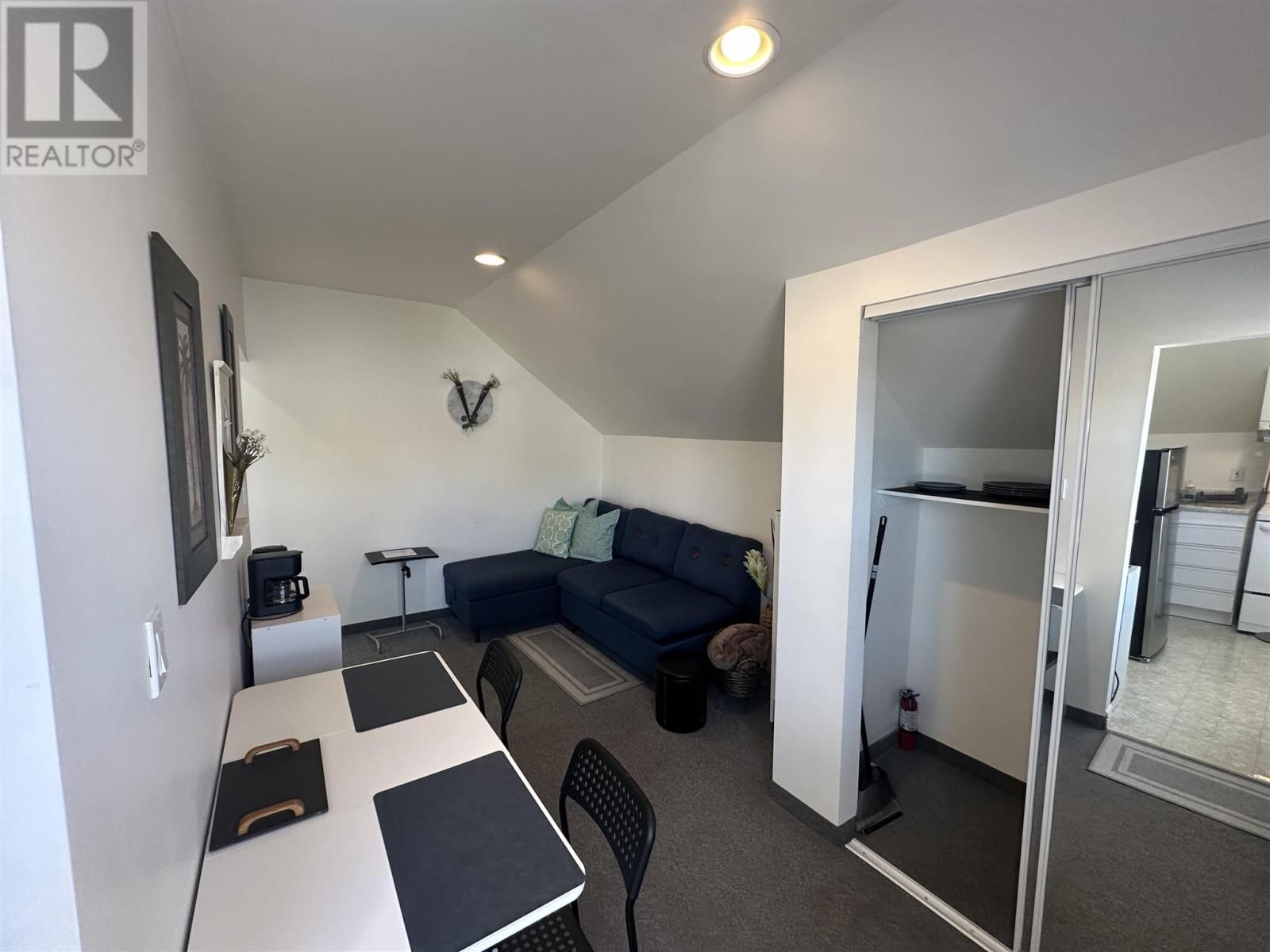 412 ALBERT ST Image 25