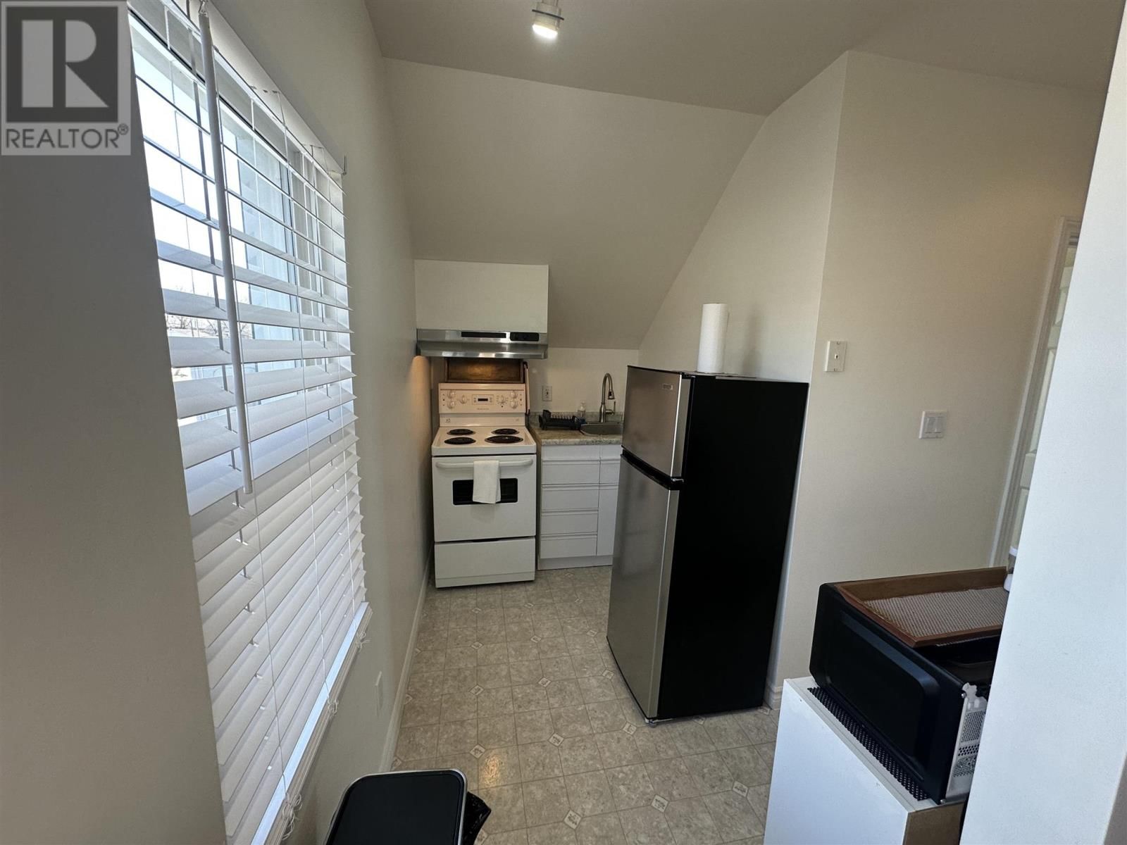 412 ALBERT ST Image 26