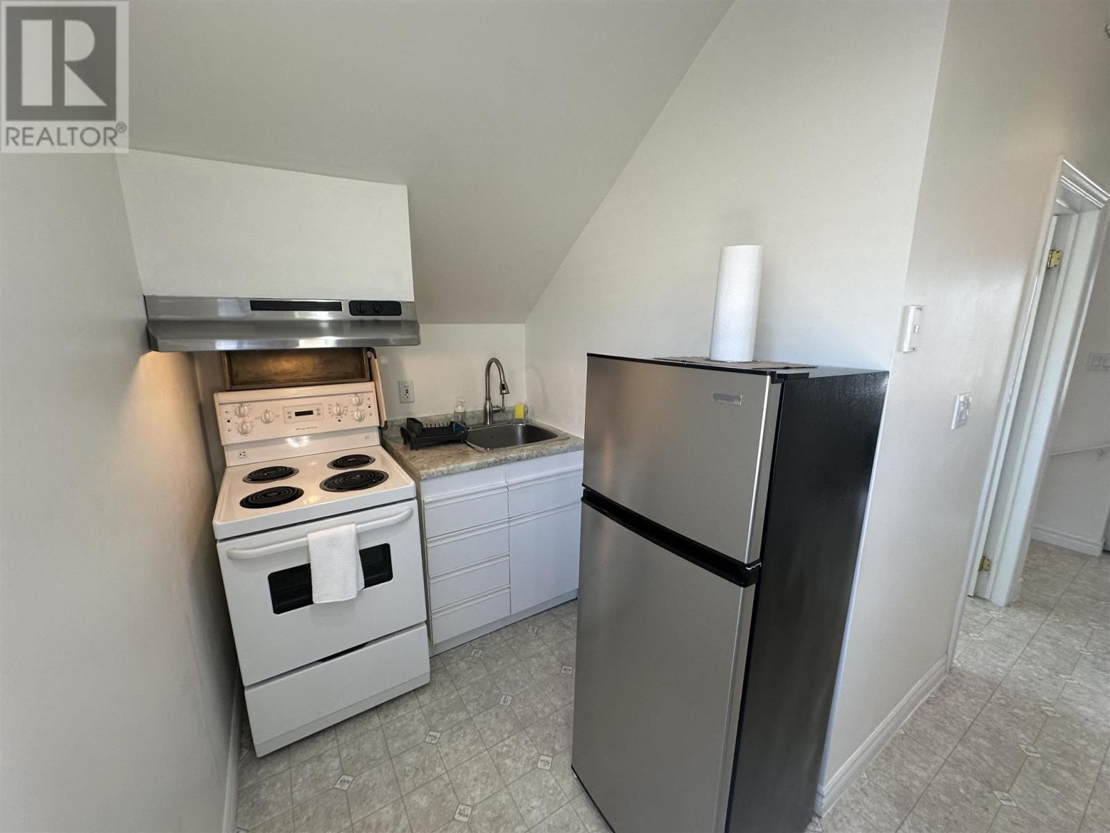 412 ALBERT ST Image 27