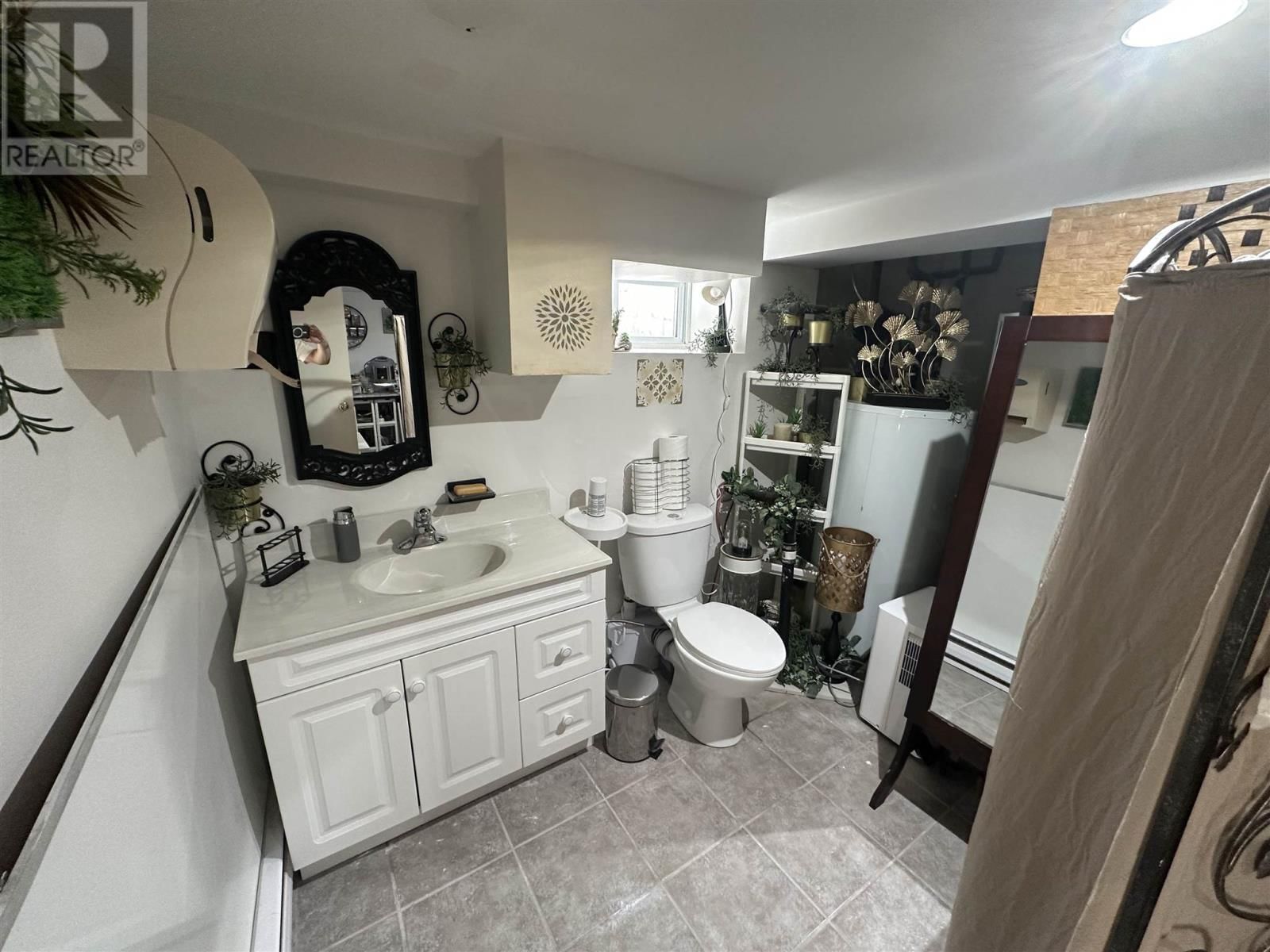 412 ALBERT ST Image 35