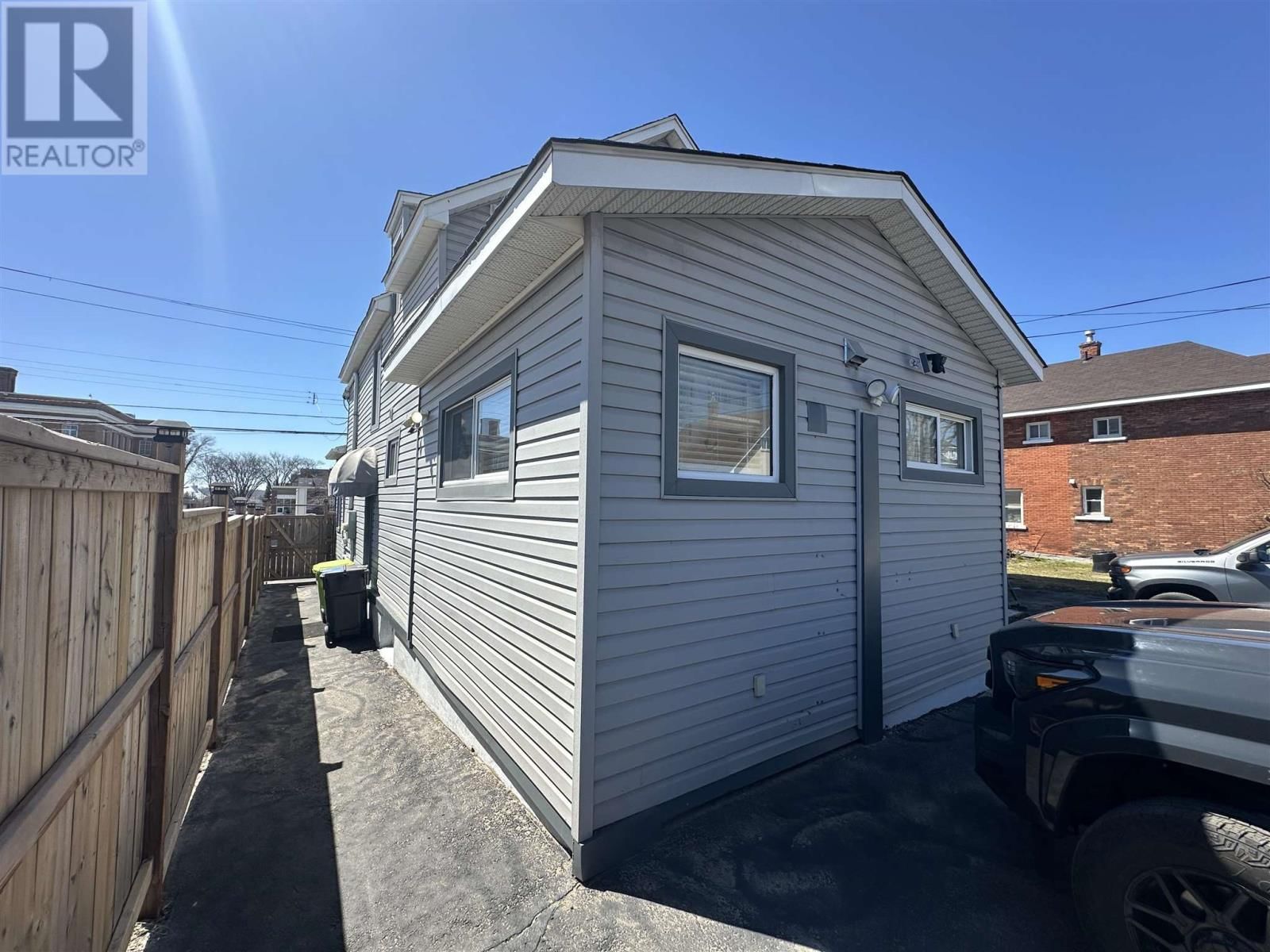 412 ALBERT ST Image 39