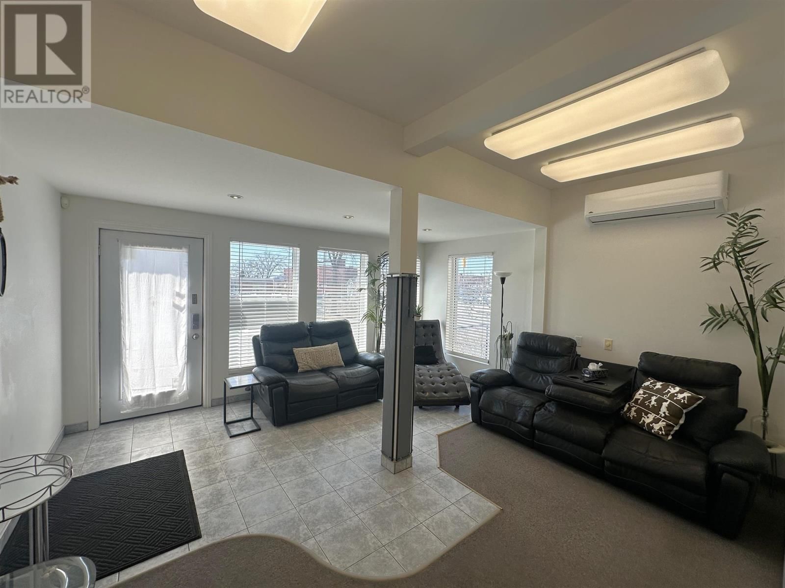 412 ALBERT ST Image 6