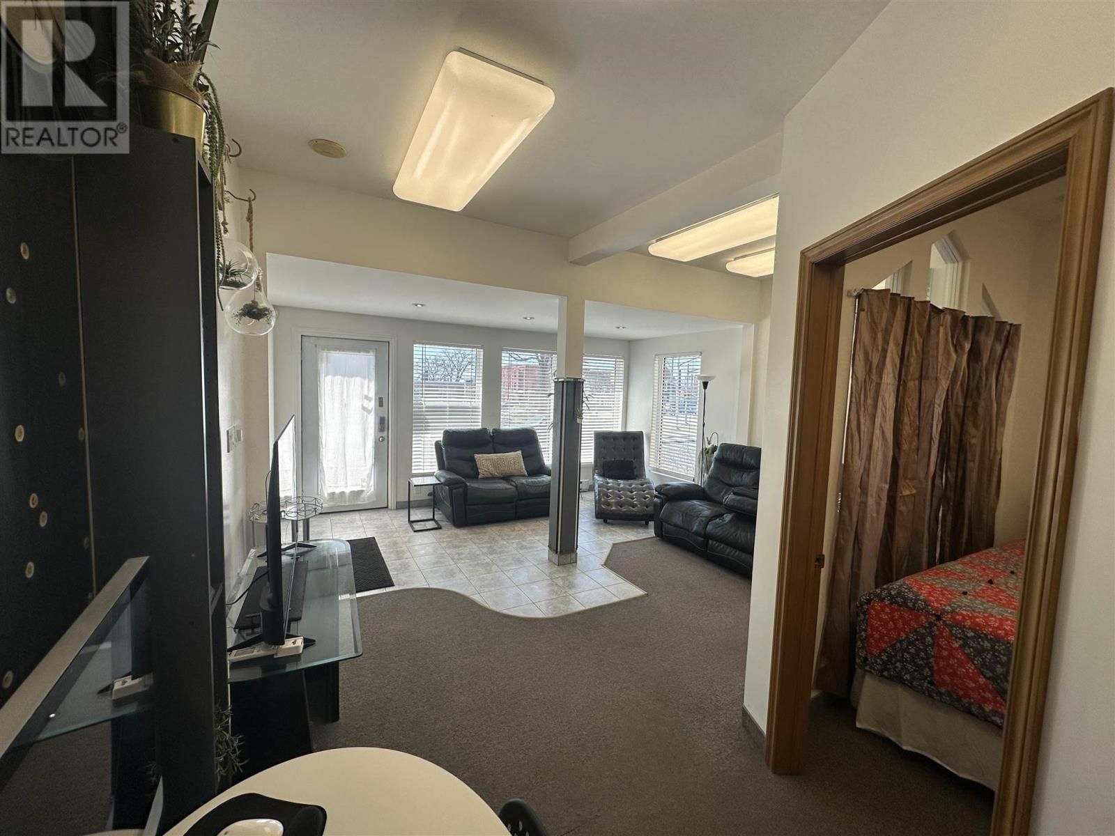 412 ALBERT ST Image 7