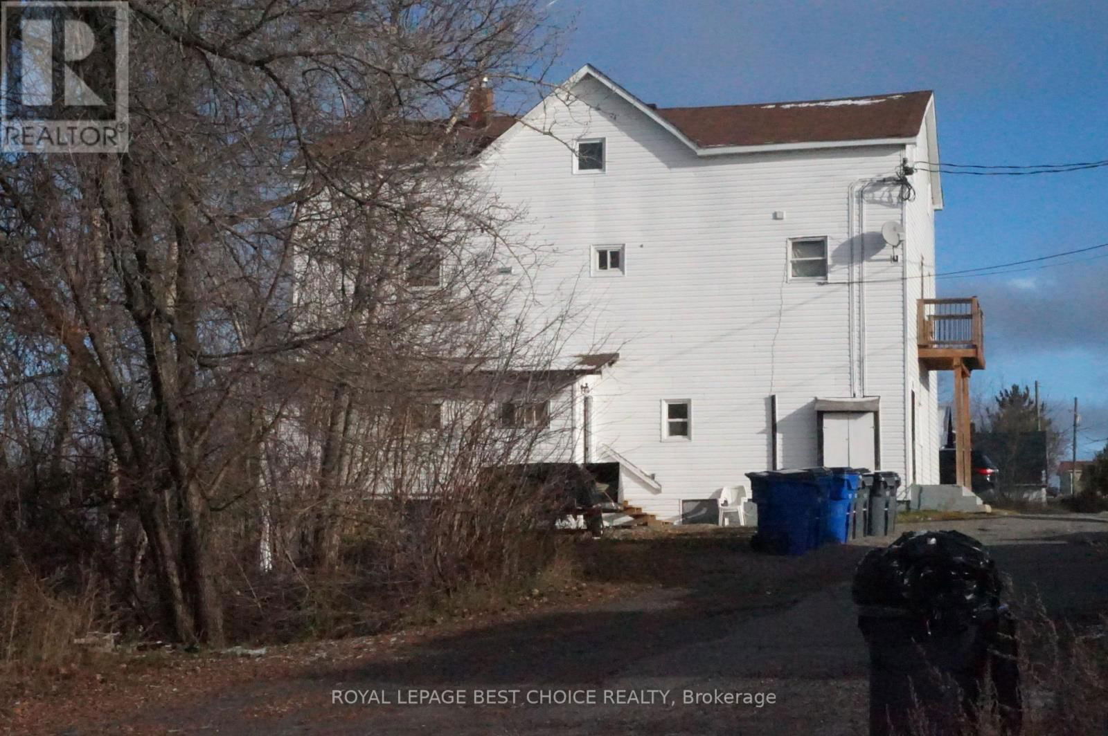 6 EARLE STREET Image 1
