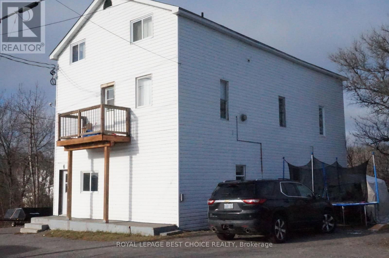 6 EARLE STREET Image 8