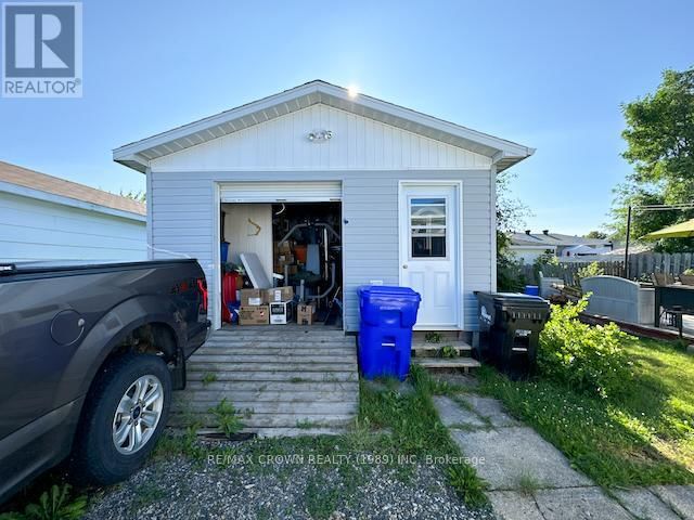 39 HOULE STREET Image 3