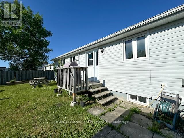 39 HOULE STREET Image 4