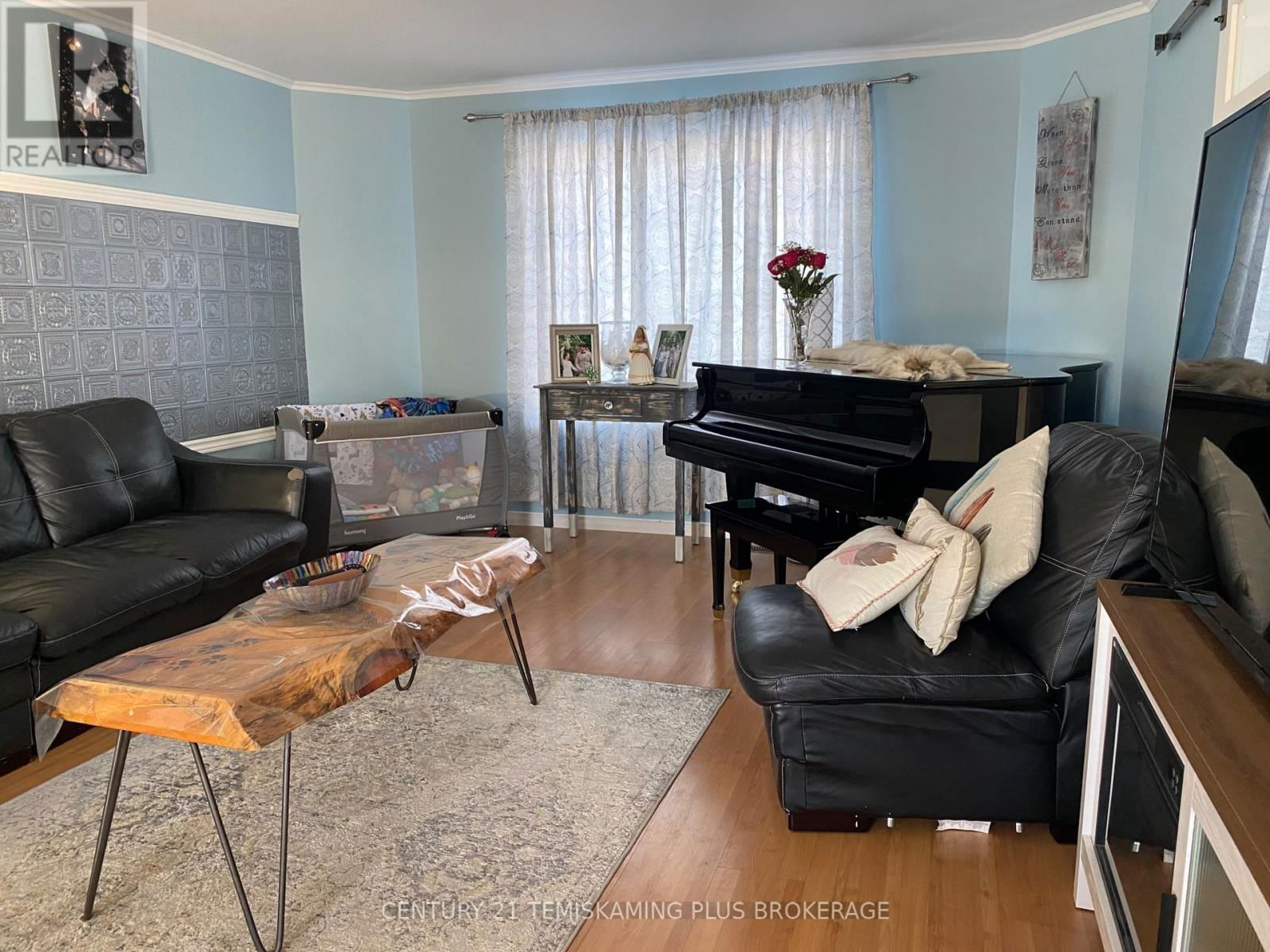 164 WHITEWOOD AVENUE WEST Image 11