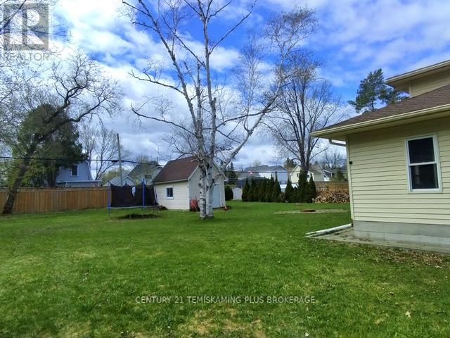 164 WHITEWOOD AVENUE WEST Image 29