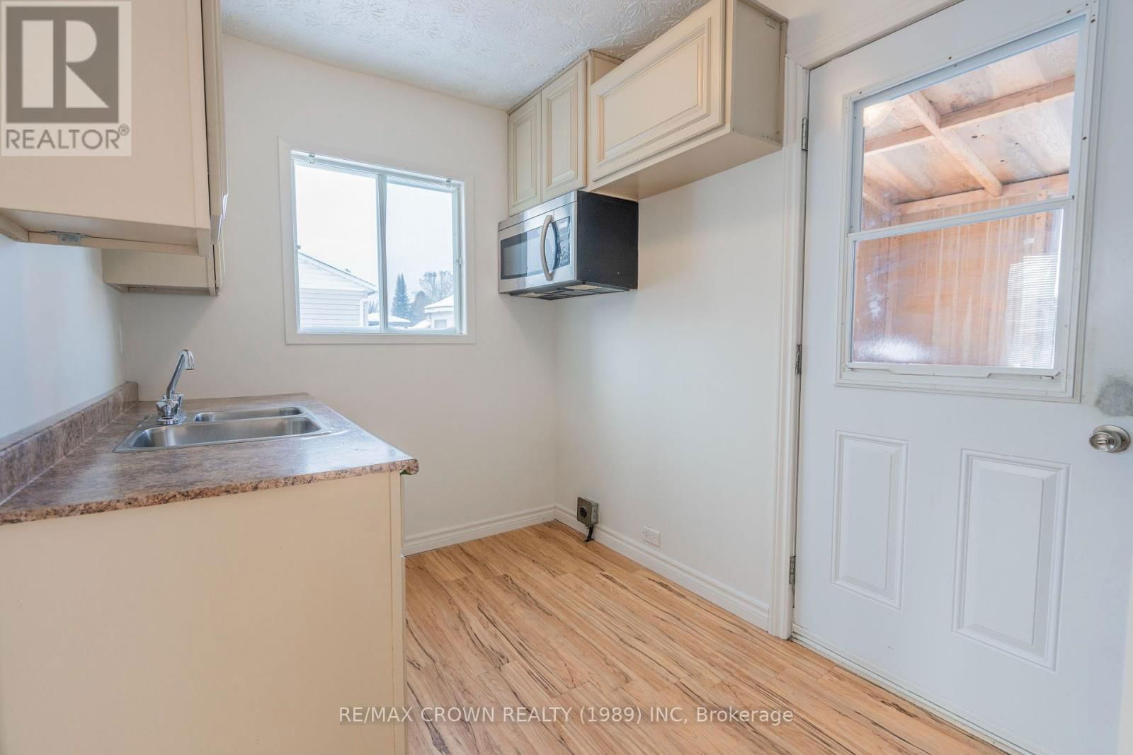 45 DALLYN AVENUE Image 19