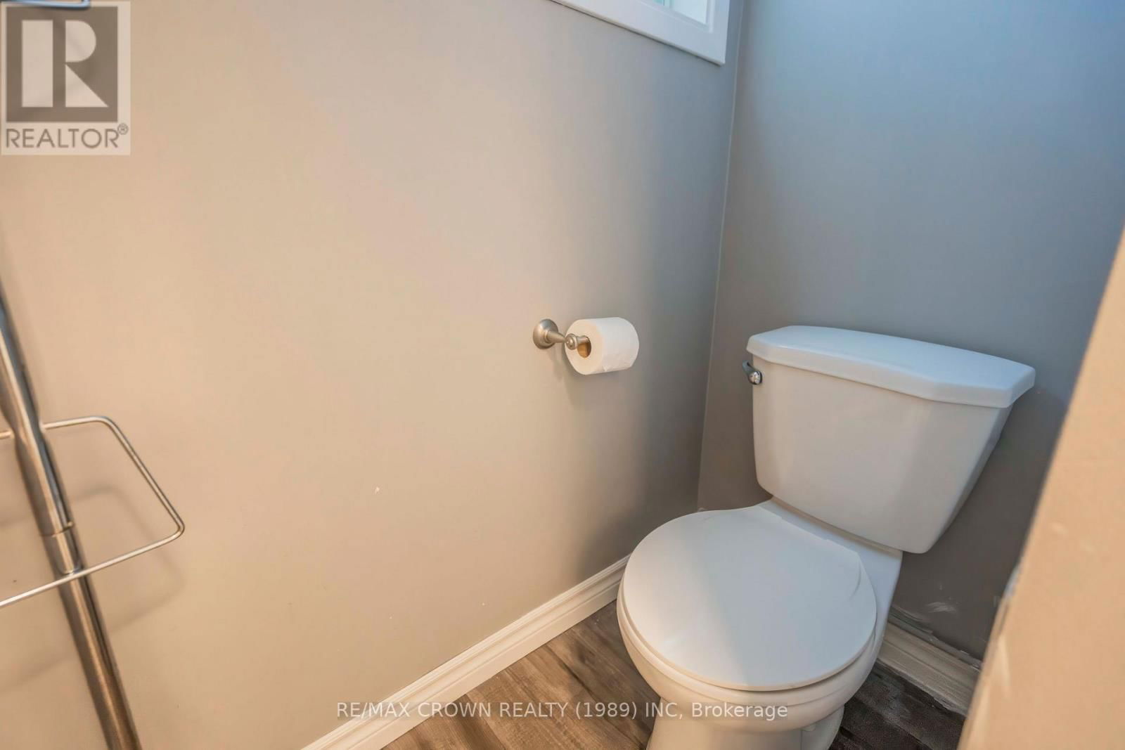 45 DALLYN AVENUE Image 36