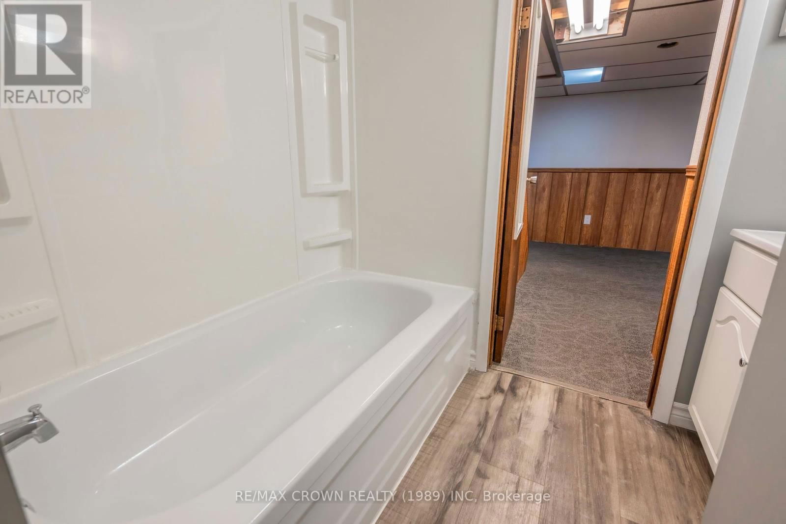 45 DALLYN AVENUE Image 37