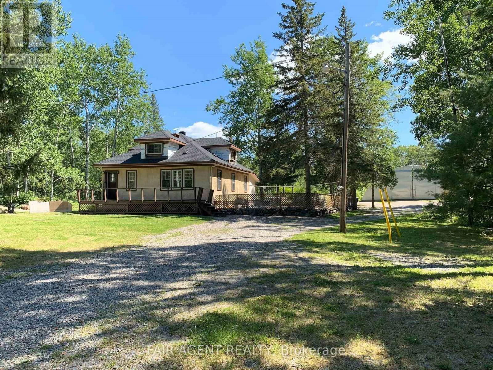 975140 SILVER CENTRE ROAD Image 1