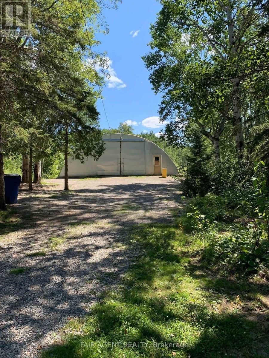 975140 SILVER CENTRE ROAD Image 6