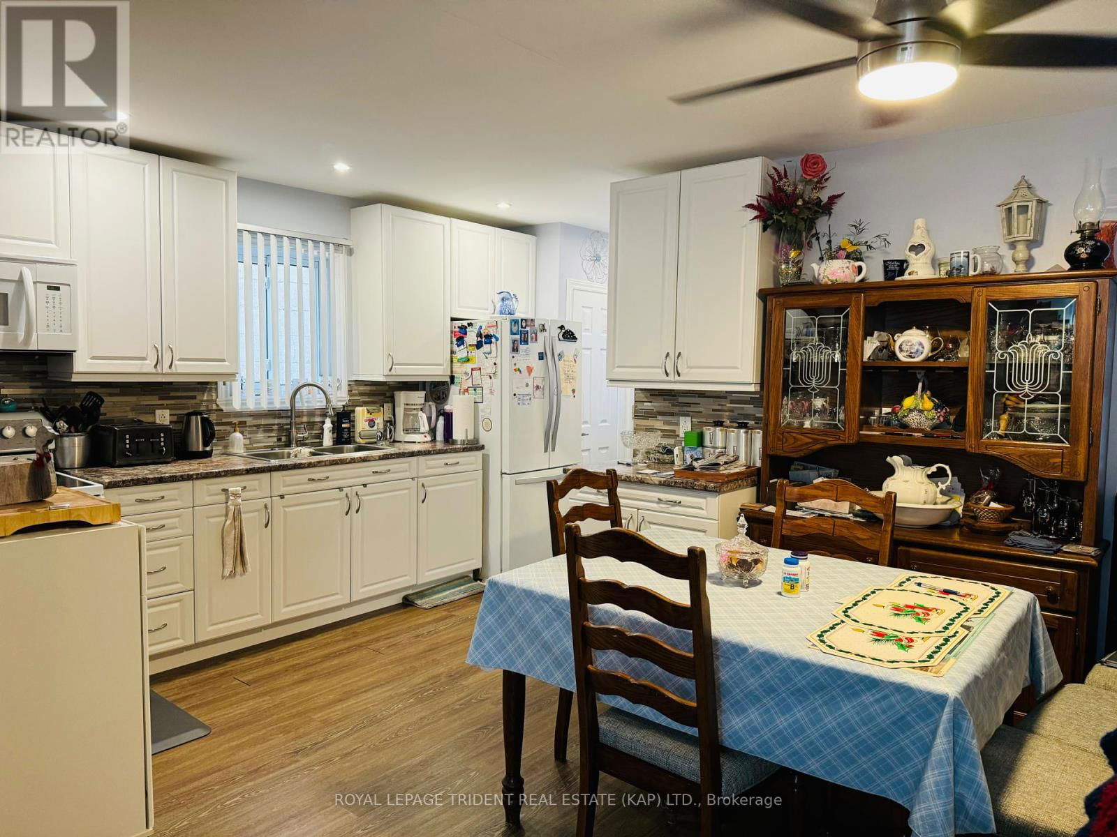 32 RIVERSIDE DRIVE Image 14