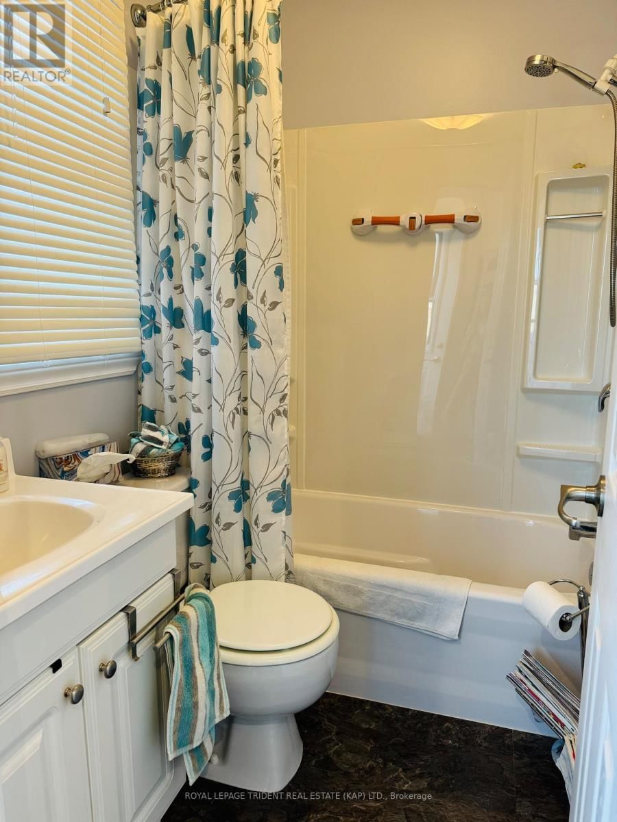 32 RIVERSIDE DRIVE Image 19