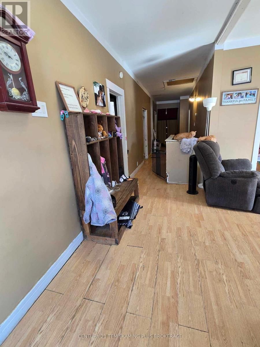 53 COBALT STREET Image 12
