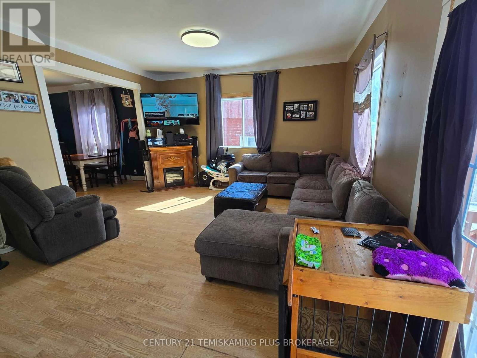 53 COBALT STREET Image 16