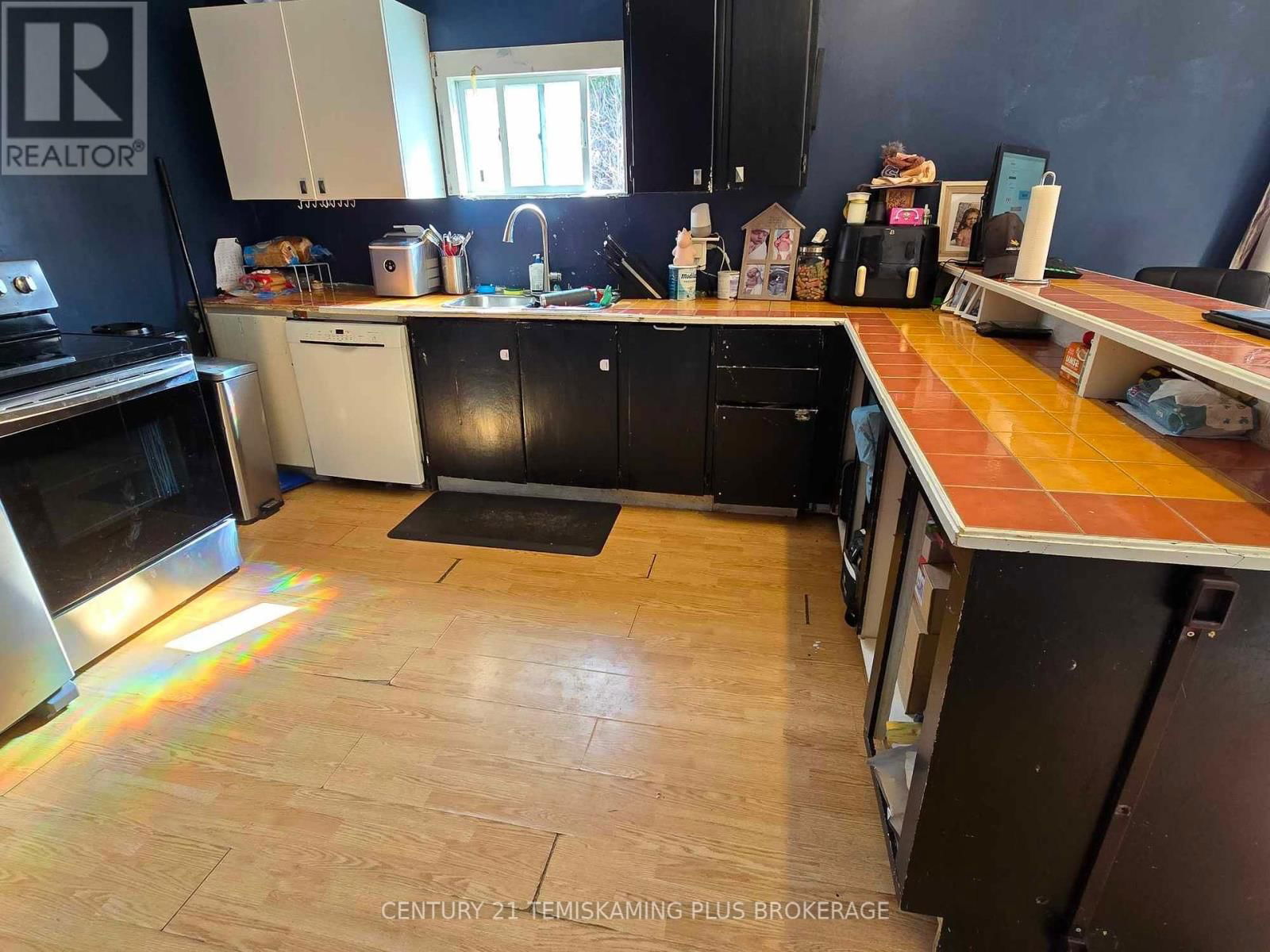 53 COBALT STREET Image 19