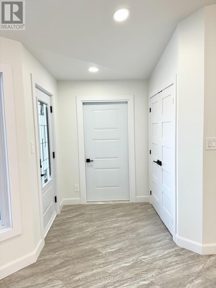 22 GOLF STREET Image 13