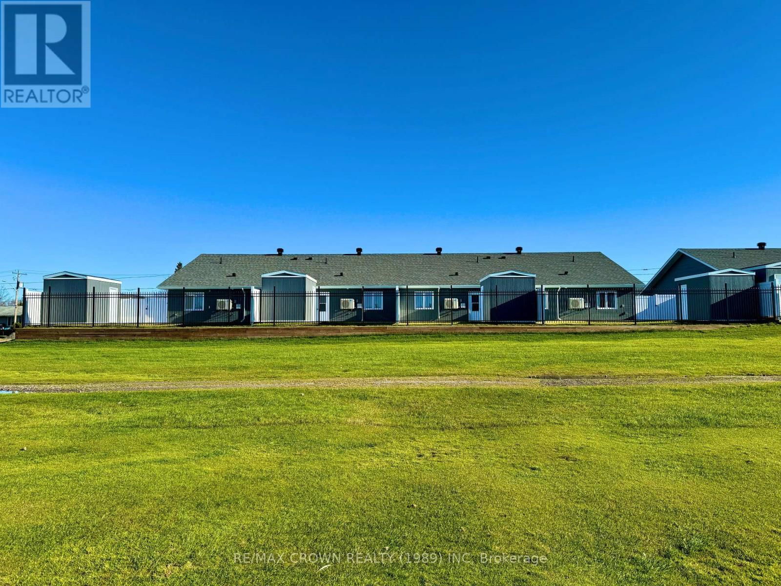 22 GOLF STREET Image 2