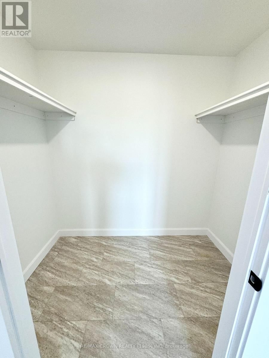 22 GOLF STREET Image 20