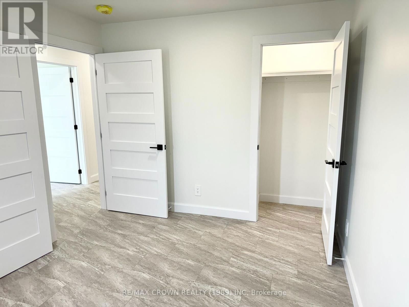 22 GOLF STREET Image 25