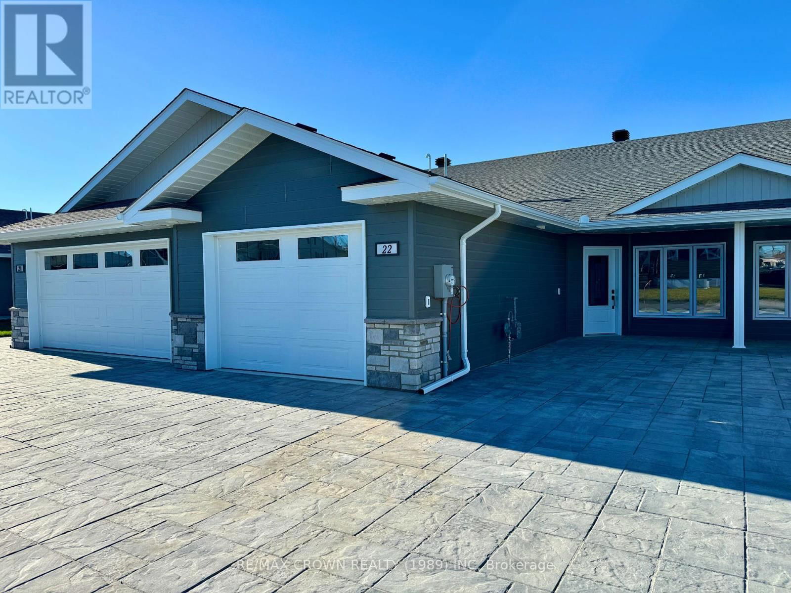 22 GOLF STREET Image 34