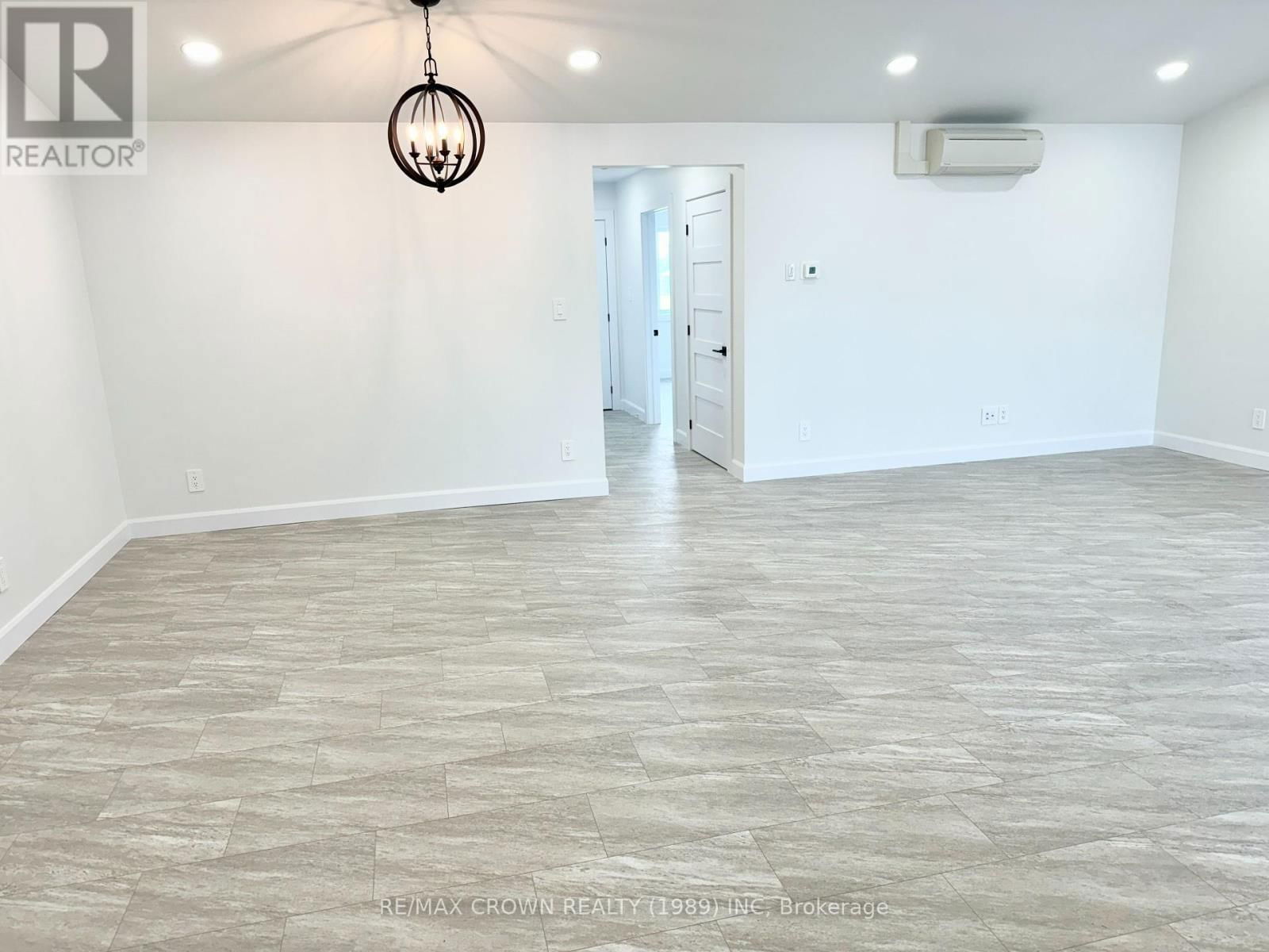 22 GOLF STREET Image 9
