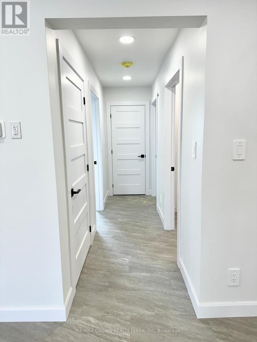 24 GOLF STREET Image 15