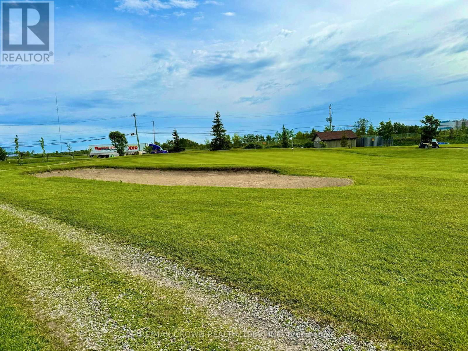 24 GOLF STREET Image 3