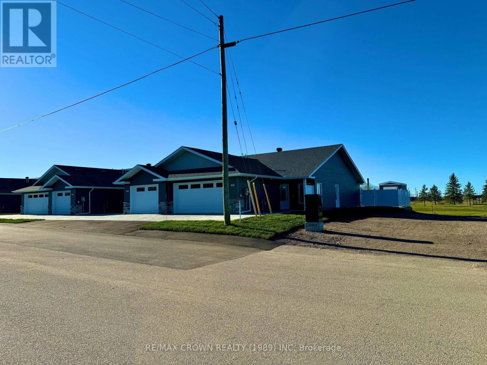 24 GOLF STREET Image 35
