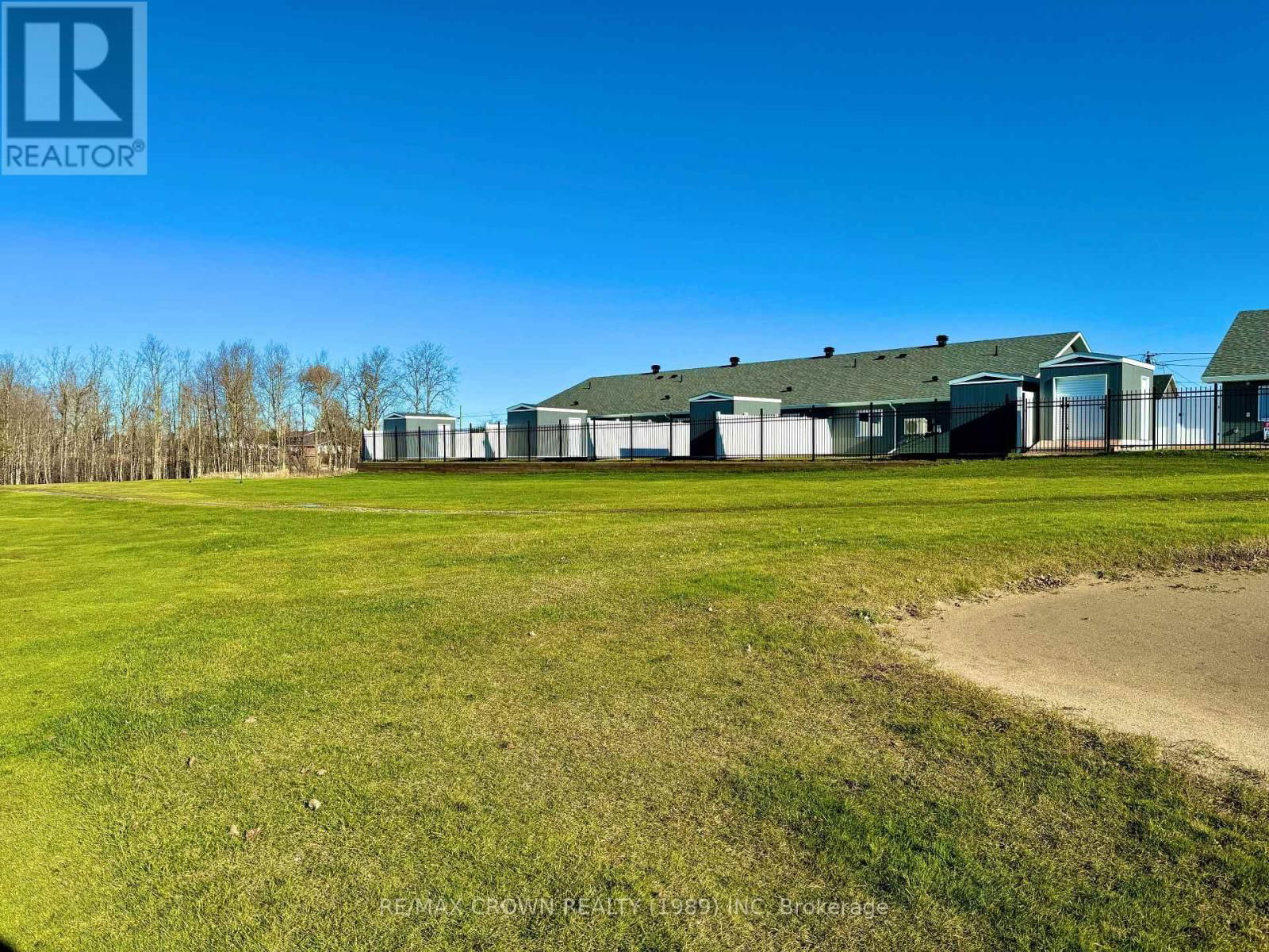 24 GOLF STREET Image 37