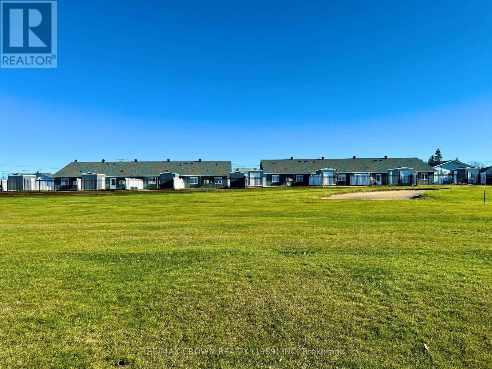 24 GOLF STREET Image 39