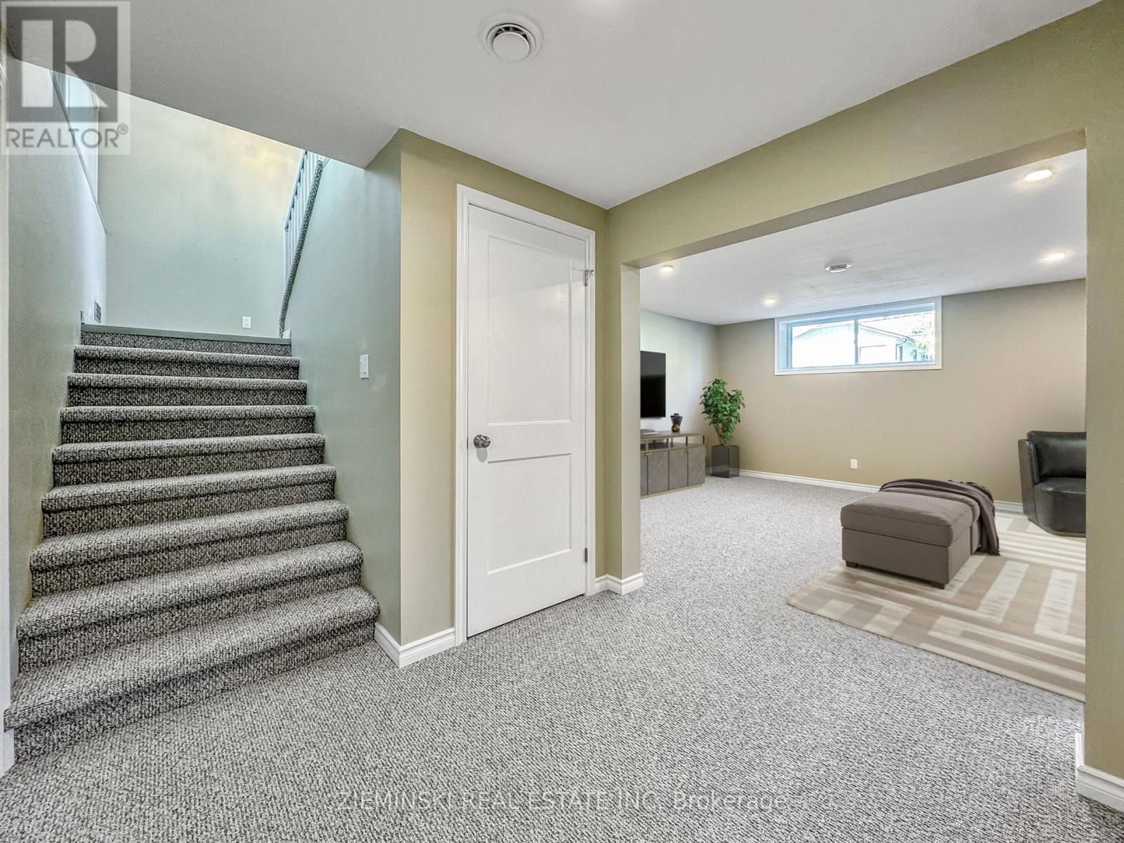213 TEEFY STREET Image 15