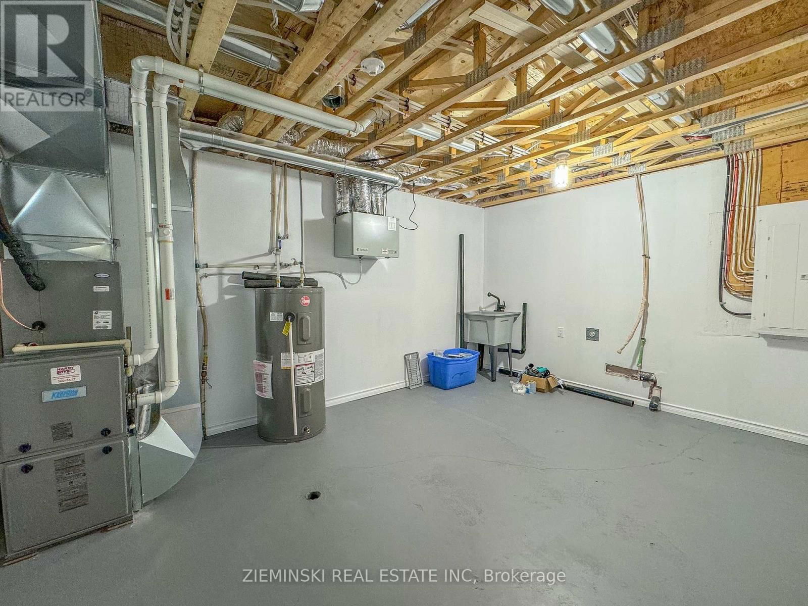 213 TEEFY STREET Image 21