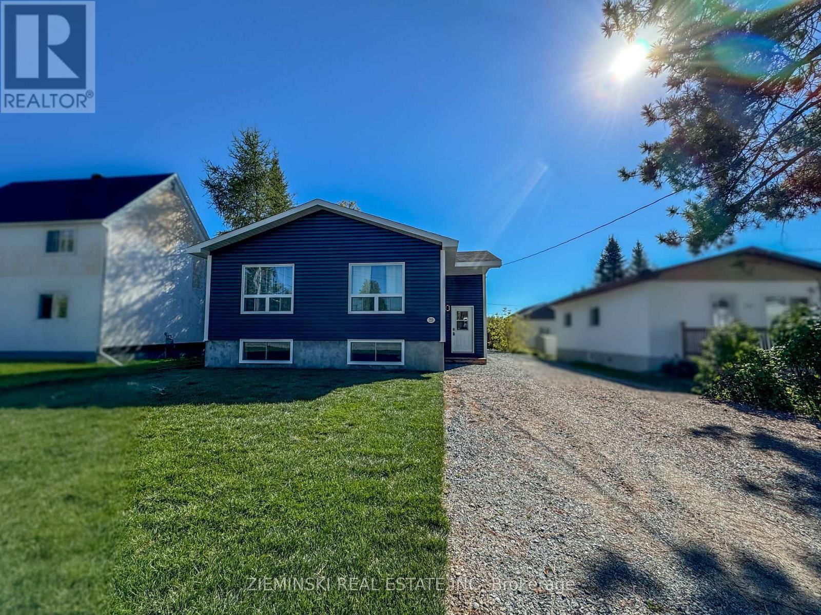 213 TEEFY STREET Image 22