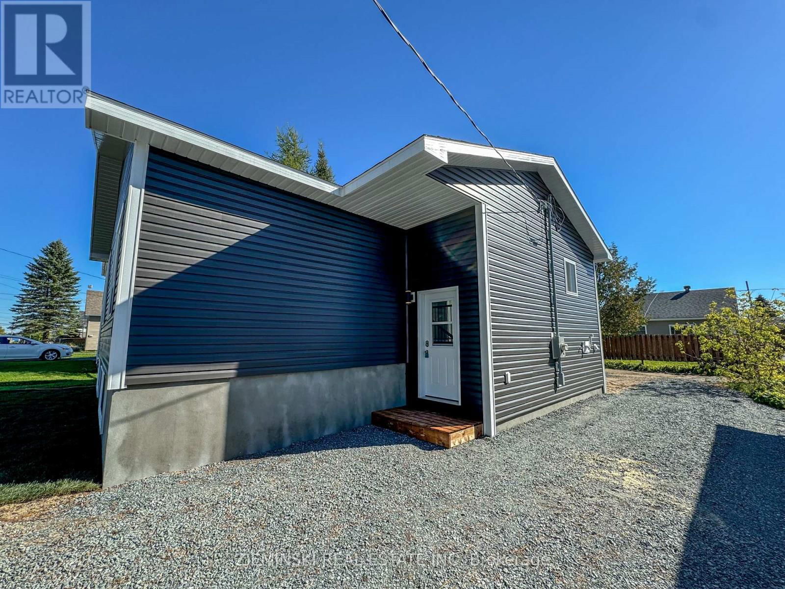 213 TEEFY STREET Image 23