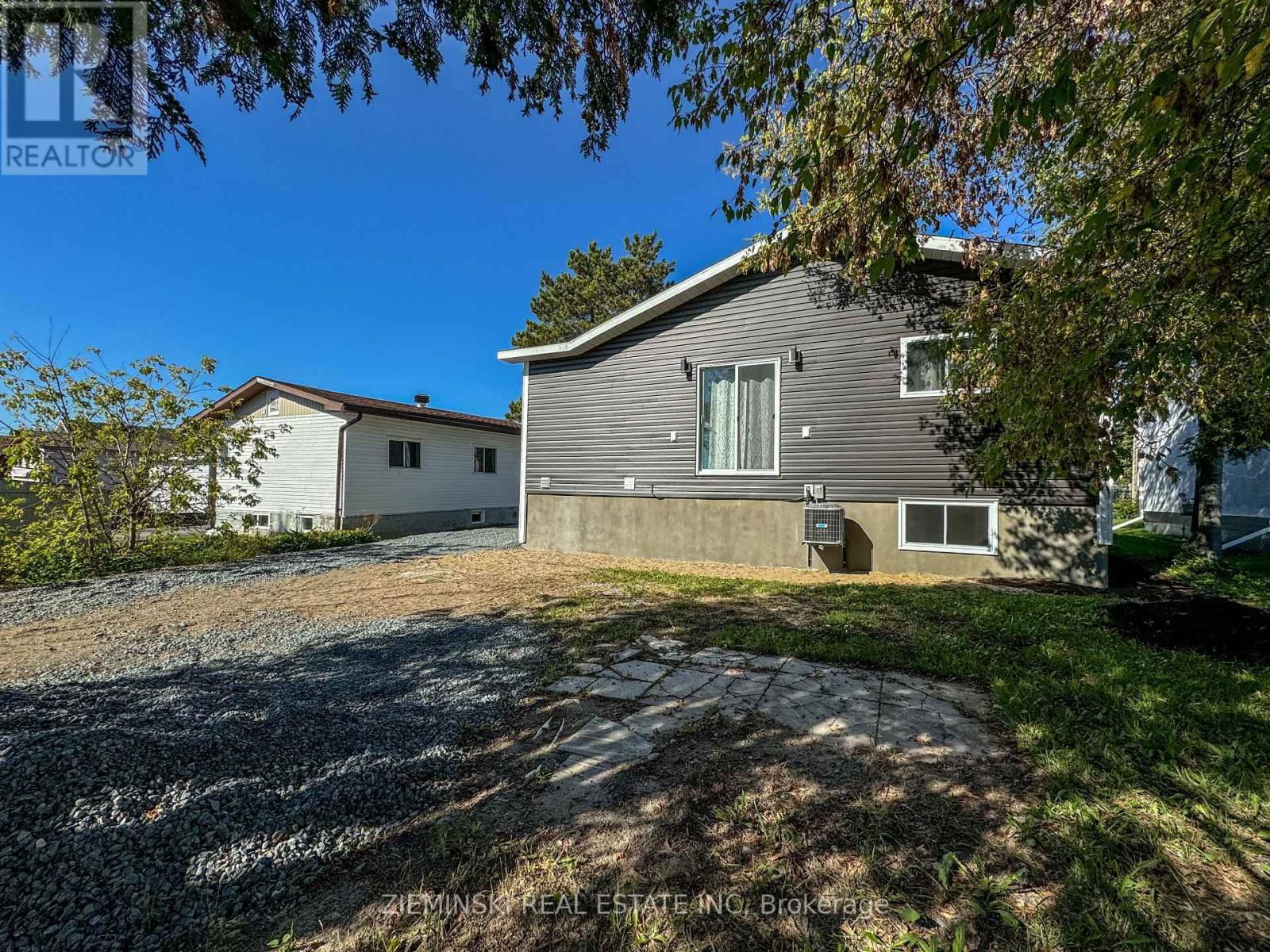 213 TEEFY STREET Image 25