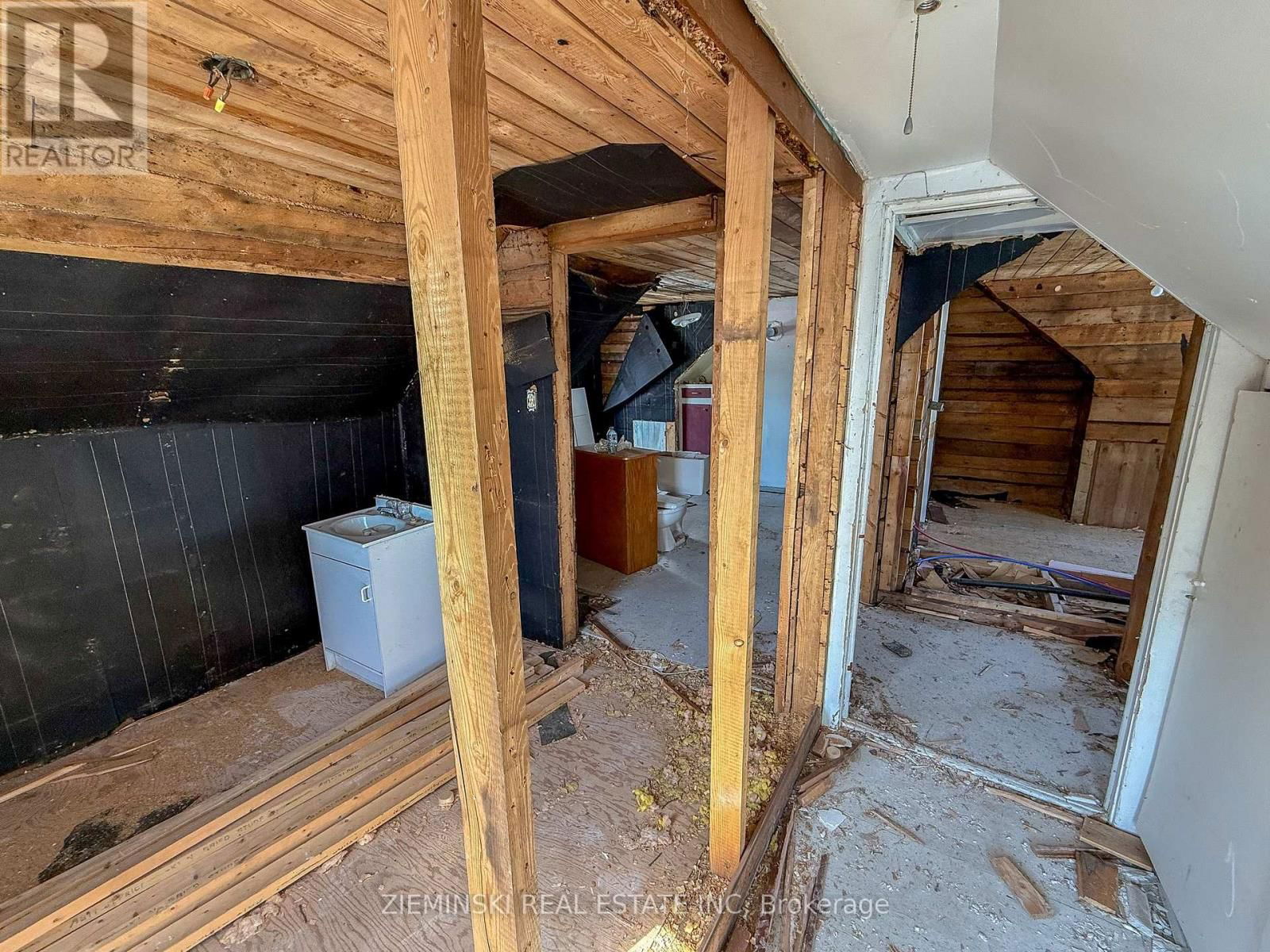 103 DOME AVENUE Image 10