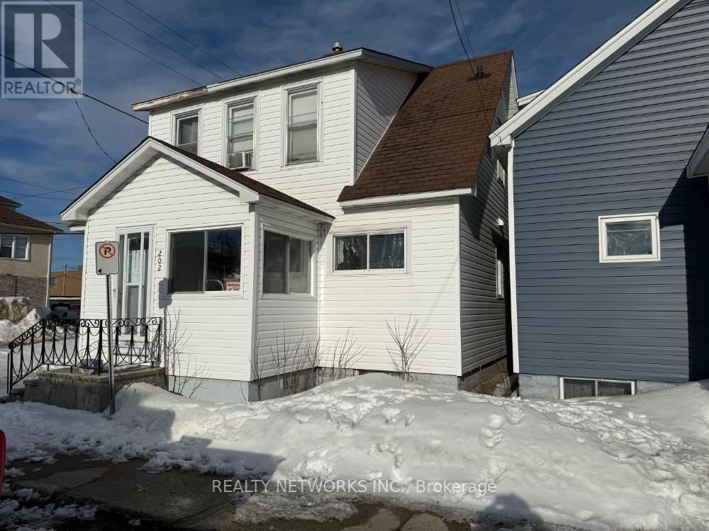 202 BALSAM STREET SOUTH Image 1