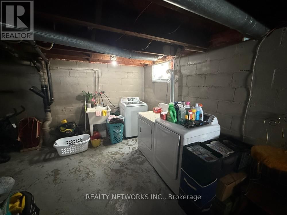 202 BALSAM STREET SOUTH Image 15