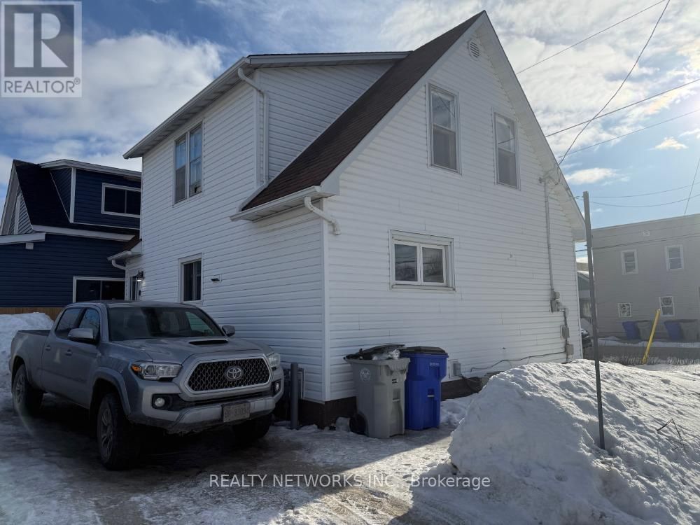 202 BALSAM STREET SOUTH Image 2