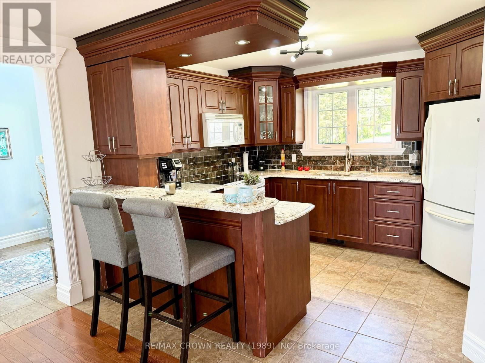 37 BAYVIEW ROAD Image 26