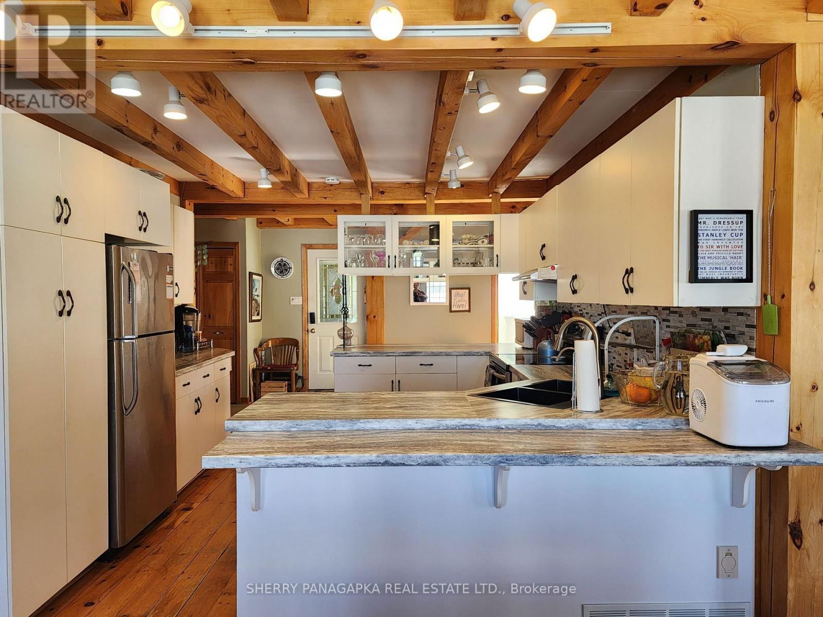 238 CRYSTAL BEACH ROAD Image 15