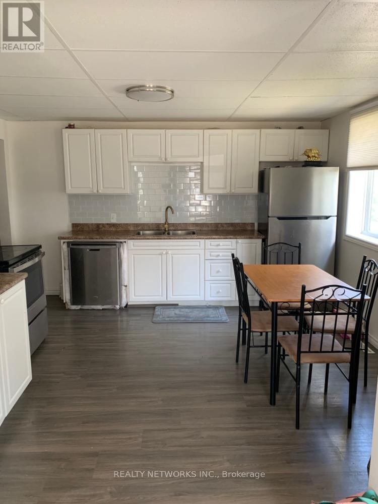 30 GOLDEN AVENUE Image 3