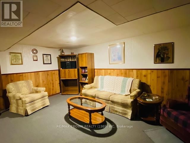 274 MAIN STREET Image 19