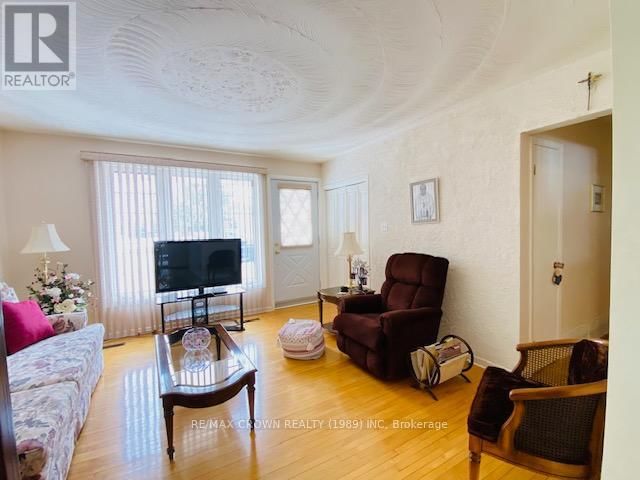 274 MAIN STREET Image 8